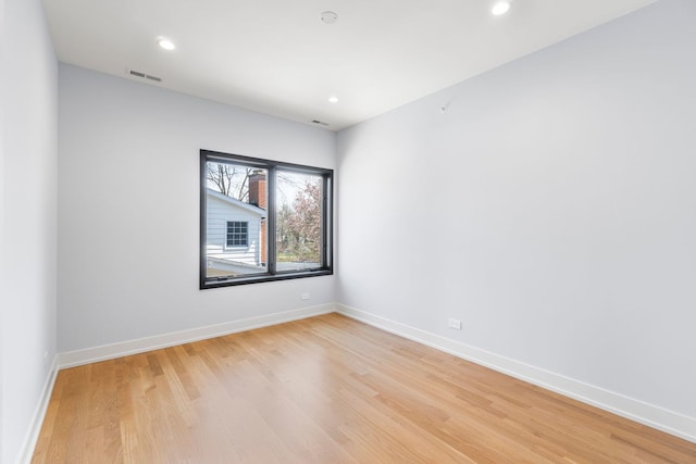 299 Cottage Ave, Glen Ellyn, IL 60137 - unfurnished room featuring light wood-type flooring, baseboards, and recessed lighting
