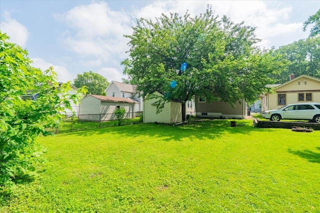810 N Oak St, Bloomington, IL 61701 - view of yard