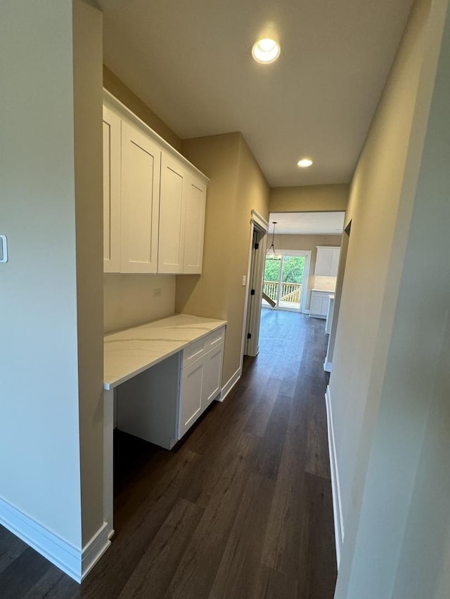 15937 Orchid Ln, Lockport, IL 60441 - hall featuring dark wood-style floors, baseboards, and recessed lighting
