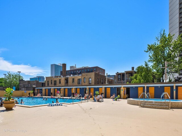 655 W Irving Park Rd Unit 2903, Chicago, IL 60613 - view of community pool