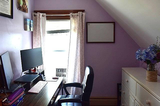 1207 4th Ave, Sterling, IL 61081 - home office with lofted ceiling