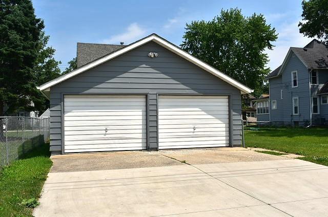 1207 4th Ave, Sterling, IL 61081 - view of detached garage