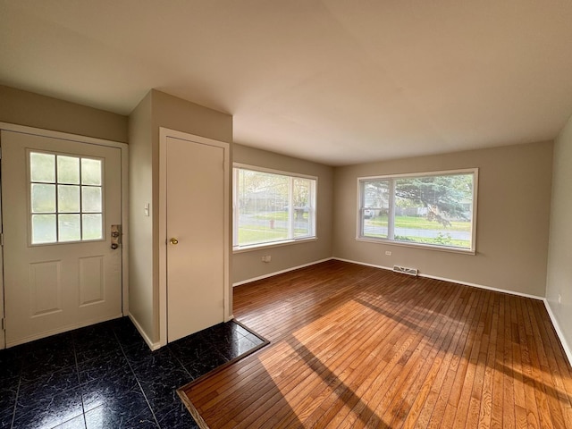 4230 Barry Ln, Oak Forest, IL 60452 - entryway featuring baseboards