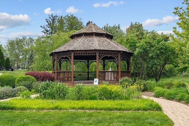 2140 Washington Dr, Northbrook, IL 60062 - surrounding community featuring a gazebo