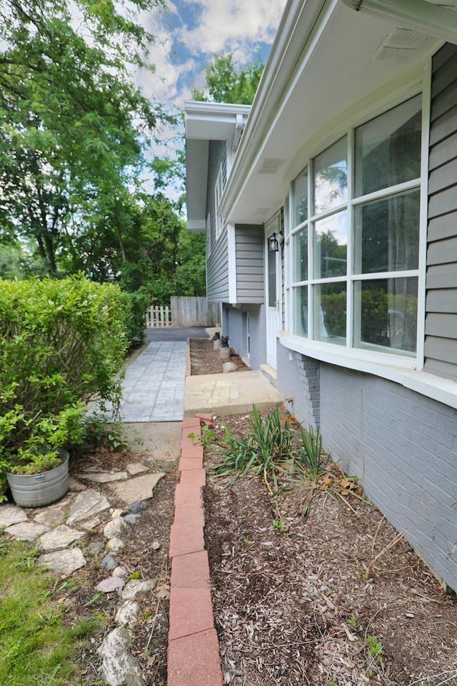 1N485 Neltnor Blvd, West Chicago, IL 60185 - view of yard with a patio area