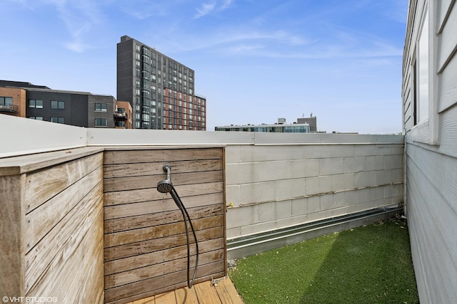 1233 N Paulina St Unit 3N, Chicago, IL 60622 - view of yard featuring a view of city