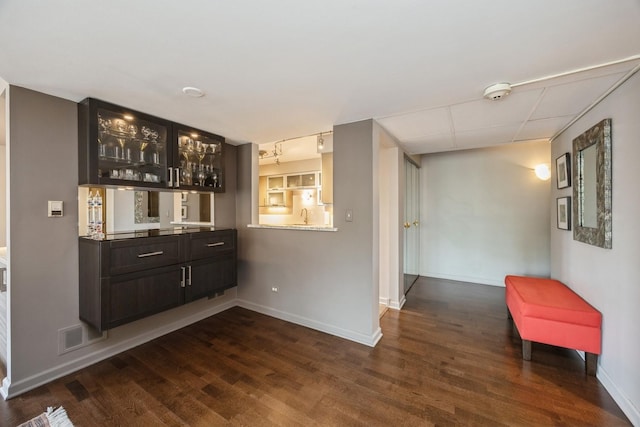 1419 Bonnie Brae Pl Unit 3B, River Forest, IL 60305 - indoor bar featuring dark wood-type flooring and baseboards