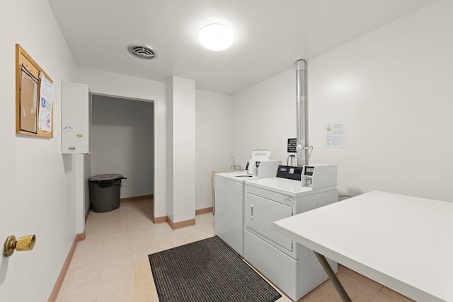 2051 Creekside Dr Unit 2-2, Wheaton, IL 60189 - shared laundry with washer and dryer and baseboards