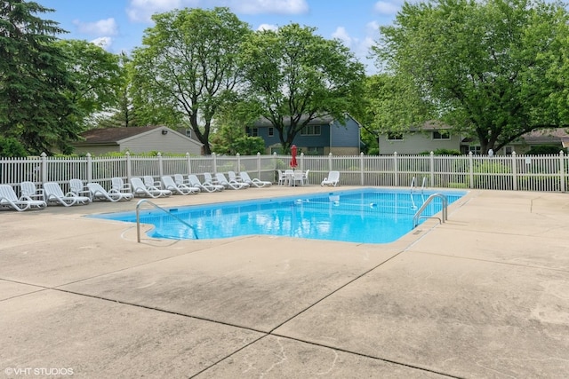 516 N Wilke Rd Unit 105, Palatine, IL 60074 - community pool featuring a patio