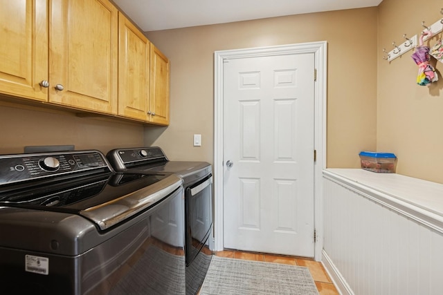 131 N Wilmette Ave, Westmont, IL 60559 - laundry area featuring cabinet space and washer and clothes dryer