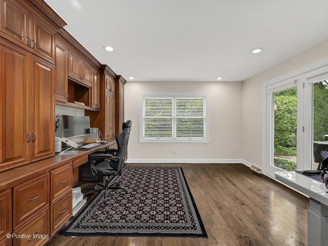 9 Charleston Rd, Hinsdale, IL 60521 - office area featuring dark wood-type flooring, built in study area, baseboards, and recessed lighting