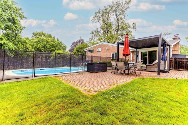 826 Midway Rd, Northbrook, IL 60062 - view of yard featuring a patio area