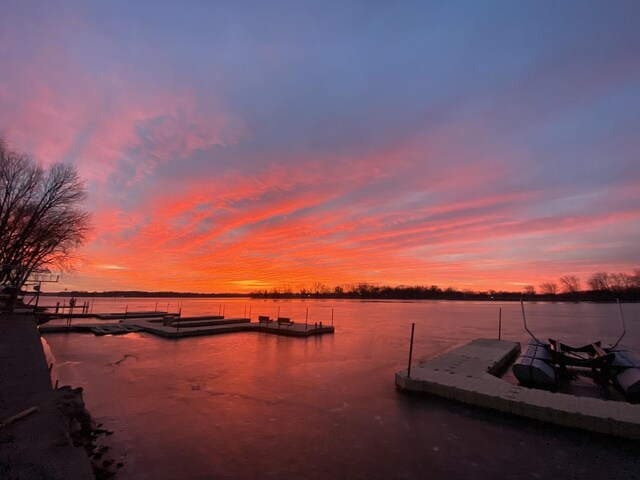 41653 N Lotus Ave, Antioch, IL 60002 - dock with a water view