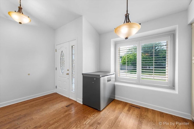 1870 Grosse Pointe Cir, Hanover Park, IL 60133 - photo 2