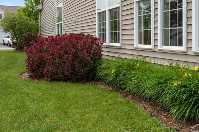 552 Autumn Cir, Pingree Grove, IL 60140 - view of property exterior featuring a yard