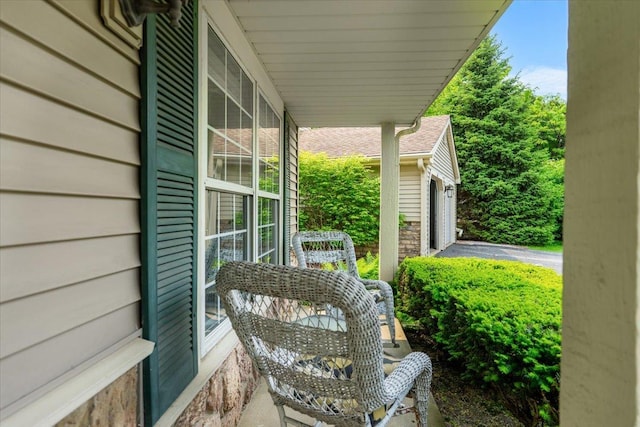 642 Dunham Rd, Gurnee, IL 60031 - view of porch