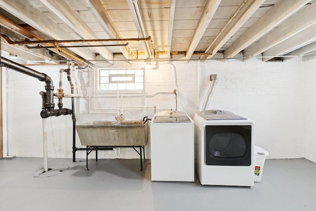 5423 S Rutherford Ave, Chicago, IL 60638 - washroom featuring washer and clothes dryer