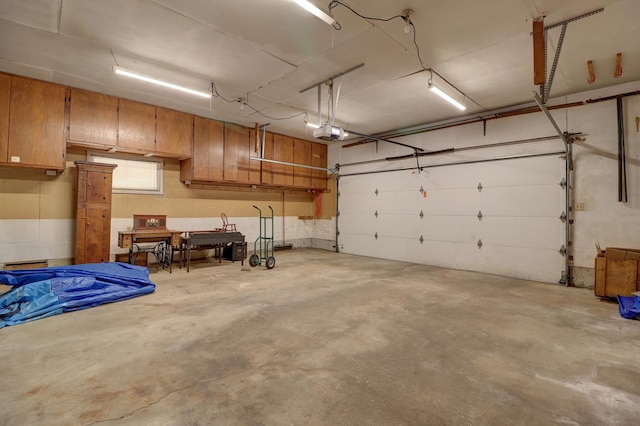 611 Marsha Ln, Rock Falls, IL 61071 - garage featuring a garage door opener