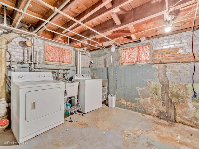 4154 Elm Ave, Brookfield, IL 60513 - below grade area with washer and clothes dryer