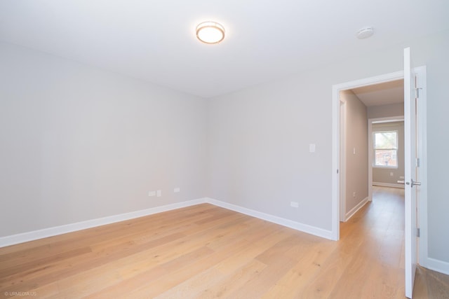 1537 N Clybourn Ave Unit D, Chicago, IL 60610 - empty room featuring light wood-style flooring and baseboards
