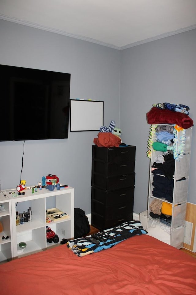 2102 Gunderson Ave, Berwyn, IL 60402 - bedroom with ornamental molding