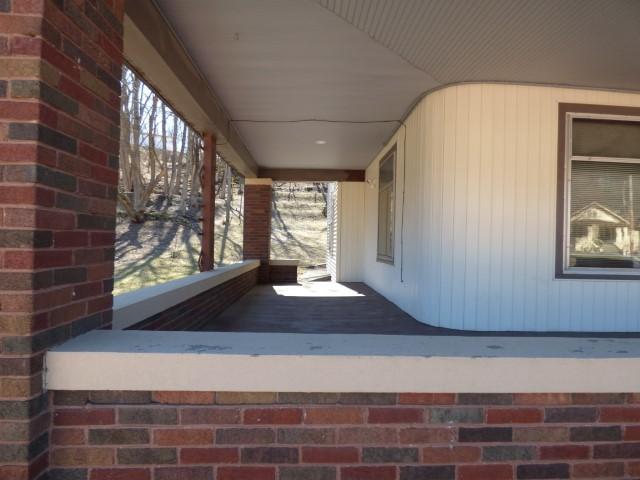 516 Spring St, Galena, IL 61036 - view of covered porch
