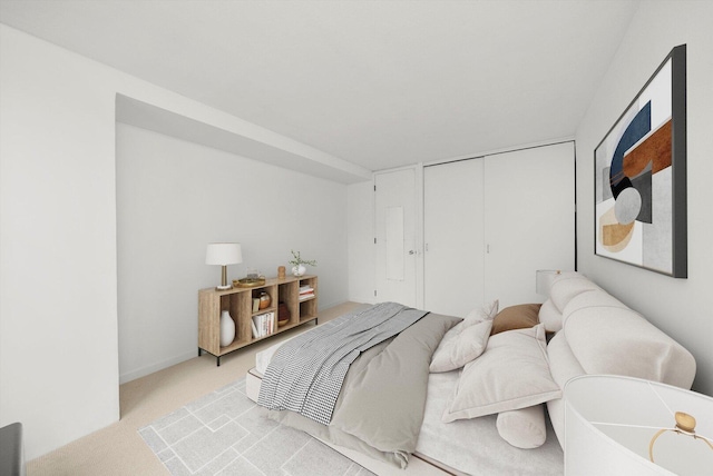 900 N Lake Shore Dr Unit 1104, Chicago, IL 60611 - bedroom with light colored carpet and a closet