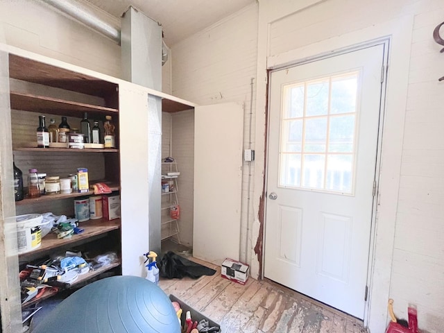 645 E Calhoun St, Woodstock, IL 60098 - entryway with wood finished floors