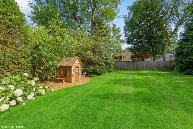 2133 Birchwood Ave, Wilmette, IL 60091 - view of yard