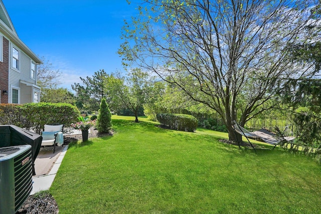 2730 Lorraine Cir, Geneva, IL 60134 - view of green lawn featuring central AC