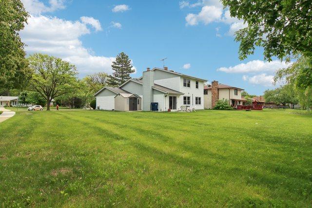 104 S Walnut Ln, Schaumburg, IL 60193 - view of green lawn