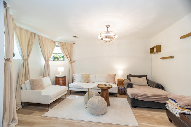 4336 N Kenmore Ave Unit G, Chicago, IL 60613 - living room with light wood-type flooring