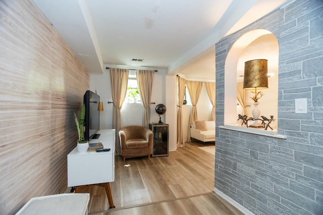 4336 N Kenmore Ave Unit G, Chicago, IL 60613 - sitting room with wood finished floors