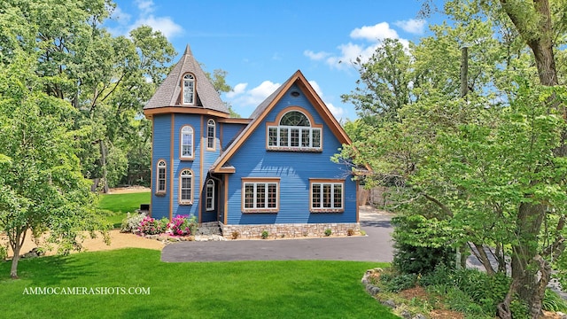 1616 Riverside Ave, Saint Charles, IL 60174 - view of front facade featuring a front yard and driveway