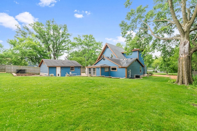 1616 Riverside Ave, Saint Charles, IL 60174 - back of house with an outbuilding