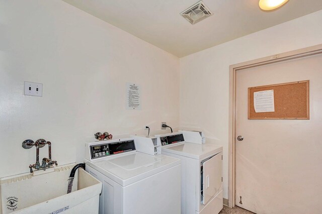 3030 Roberts Dr Unit 4, Woodridge, IL 60517 - communal laundry room with independent washer and dryer
