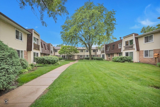 3030 Roberts Dr Unit 4, Woodridge, IL 60517 - view of home's community featuring a residential view and a yard