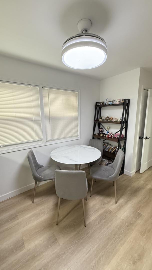 532 W 27th St, Chicago, IL 60616 - dining room featuring light wood-style flooring and baseboards