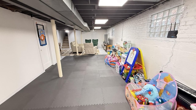 532 W 27th St, Chicago, IL 60616 - below grade area featuring stairway