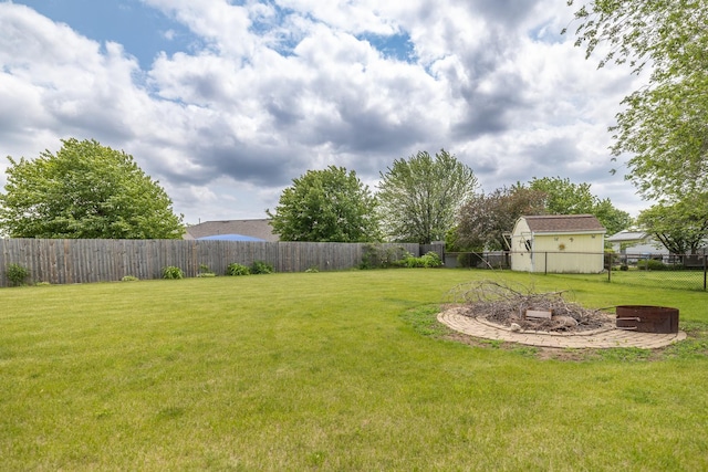 608 Cherry Tree Ln, Genoa, IL 60135 - view of yard