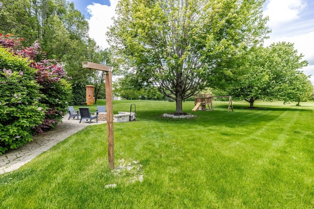 181 N Meadowlark Dr, Hawthorn Woods, IL 60047 - view of grassy yard with a playground
