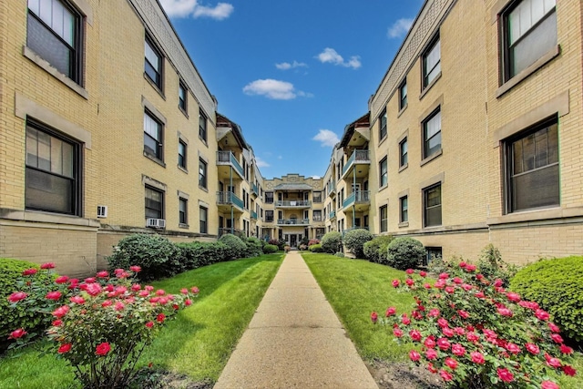 5520 S Cornell Ave Unit 1S, Chicago, IL 60637 - view of home's community featuring a yard