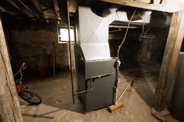 341 S 5th Ave, Kankakee, IL 60901 - utility room featuring heating unit