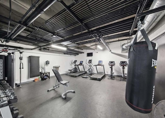 1444 N Orleans St Unit 6C, Chicago, IL 60610 - workout area with baseboards