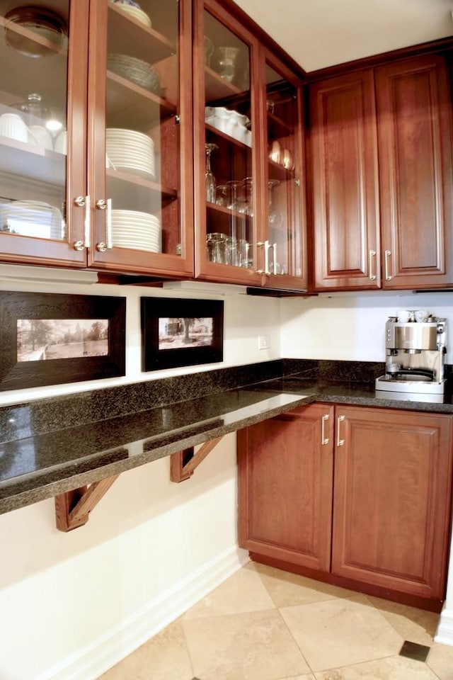 210 E Pearson St Unit 7B, Chicago, IL 60611 - bar area with light tile patterned flooring