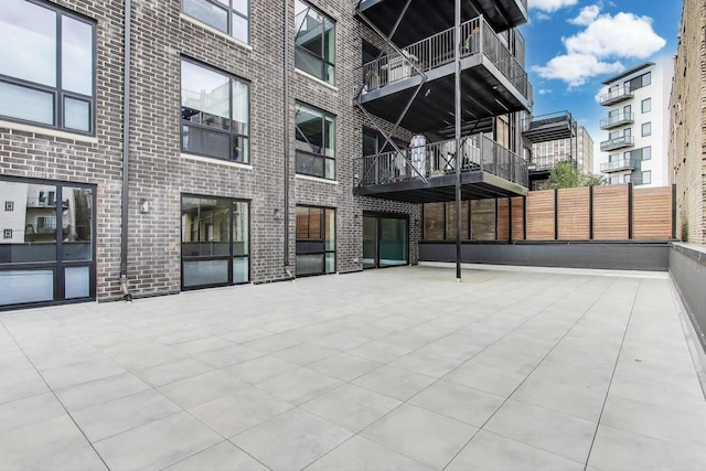 613 N Ogden Ave Unit 2E, Chicago, IL 60642 - view of patio