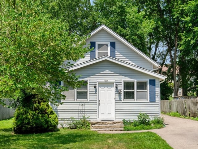 1006 Pine St, Fox River Grove, IL 60021 - photo 1
