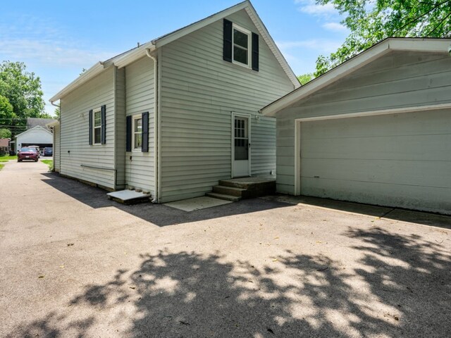 1006 Pine St, Fox River Grove, IL 60021 - photo 14