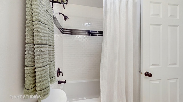 3649 W Cornelia Ave Unit C, Chicago, IL 60618 - bathroom featuring shower / tub combo with curtain and toilet