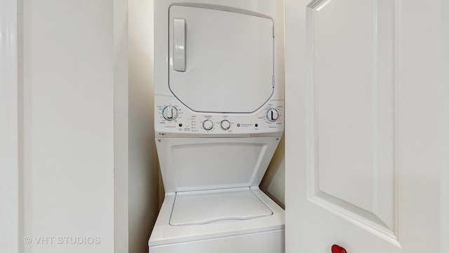 3649 W Cornelia Ave Unit C, Chicago, IL 60618 - washroom featuring stacked washer / dryer